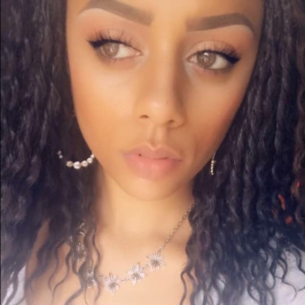 Meet your Posher, Cierra